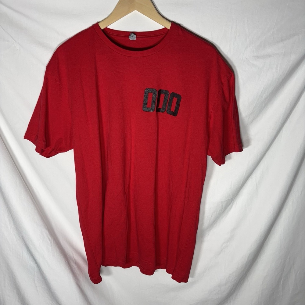 Triple OOO…Odd One Out…Red Adult XL Short sleeve T-shirt …It's Ok‎ To Be Odd